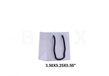 ถุงกระดาษพรีเมี่ยมสีขาวเชือกดำขนาด 5.5x5.25x3.5 นิ้ว 