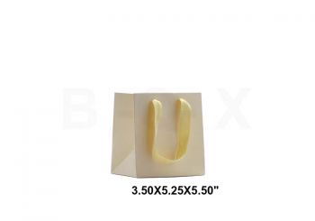 ถุงกระดาษพรีเมียมสีเหลืองขนาด 5.5x5.25x3.5นิ้ว