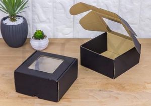 กล่องลูกฟูกพรีเมี่ยมมีหน้าต่าง สีดำ 14x14x7 cm.