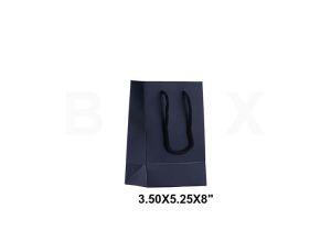 ถุงกระดาษพรีเมี่ยมสีดำขนาด 8x5.25x3.5นิ้ว