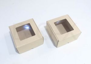 กล่องลูกฟูกพรีเมี่ยม มีหน้าต่าง 14x14x7 cm.